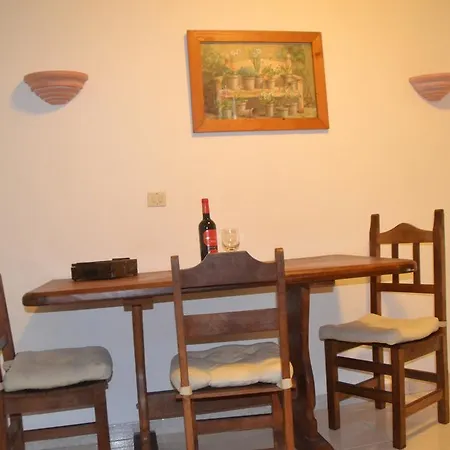 Avenida Beach Apartment *